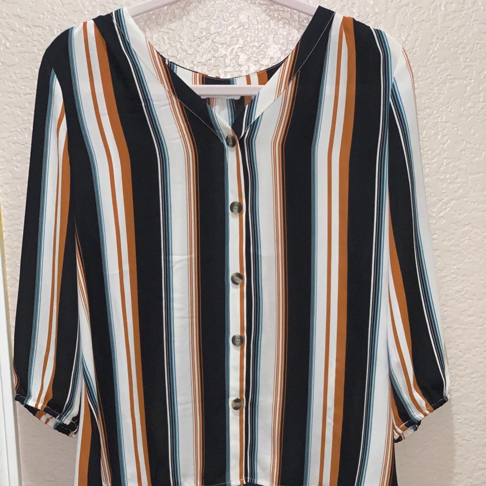 Striped 3/4 inch sleeve dress shirt